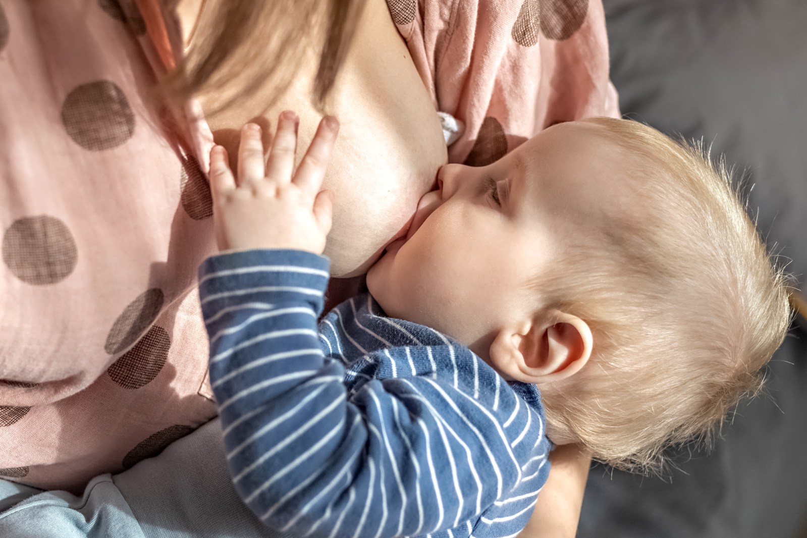bebé amamantado le afecta la laimentación de la madre